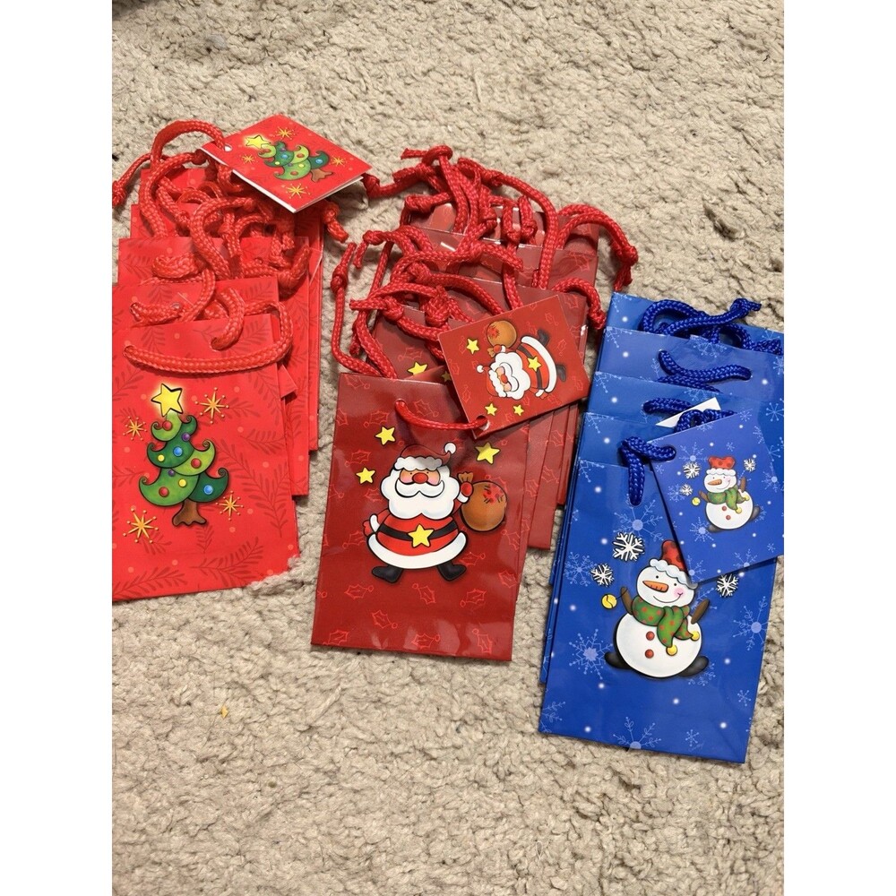 15 PCS Mini Christmas Gift Bags Paper Tag Small Xmas Holiday Snowman Tree Santa